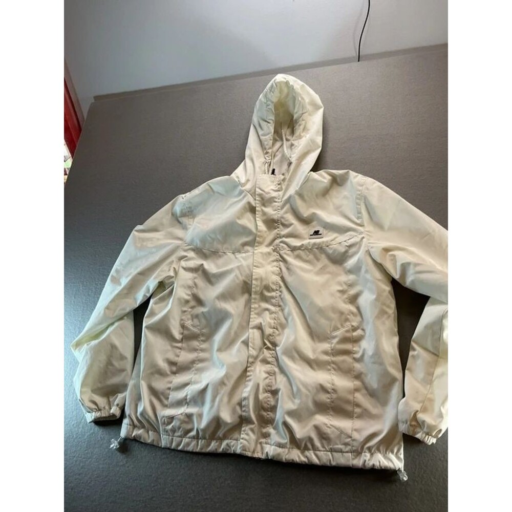 438 new balance windbreaker